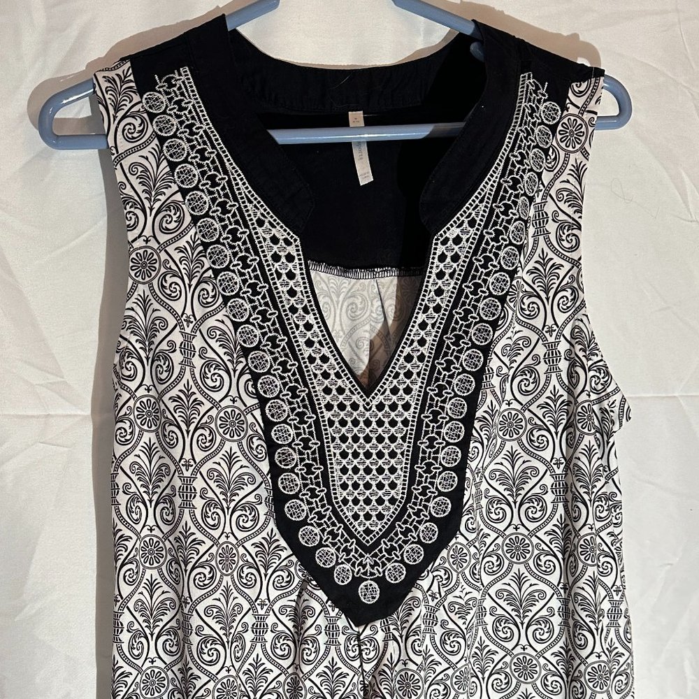 Passports Women's Top - Medium - White and Black